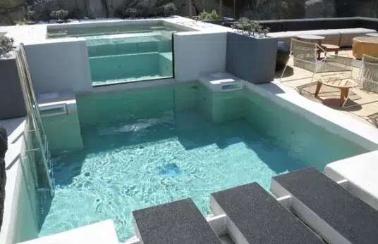 Glas-Elemente von AQA Steel