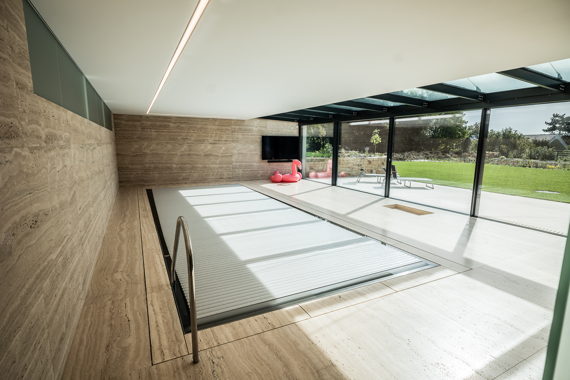 Energie Optimierung - AQA Steel Edelstahlpools