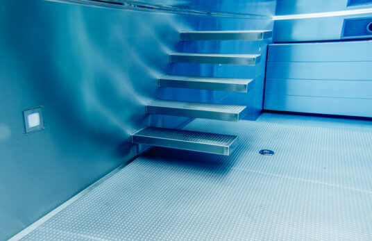 Schwebende Treppe - AQA Steel