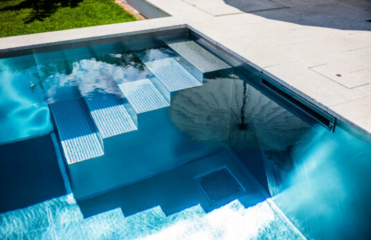 Pool-Einstiege von AQA Steel