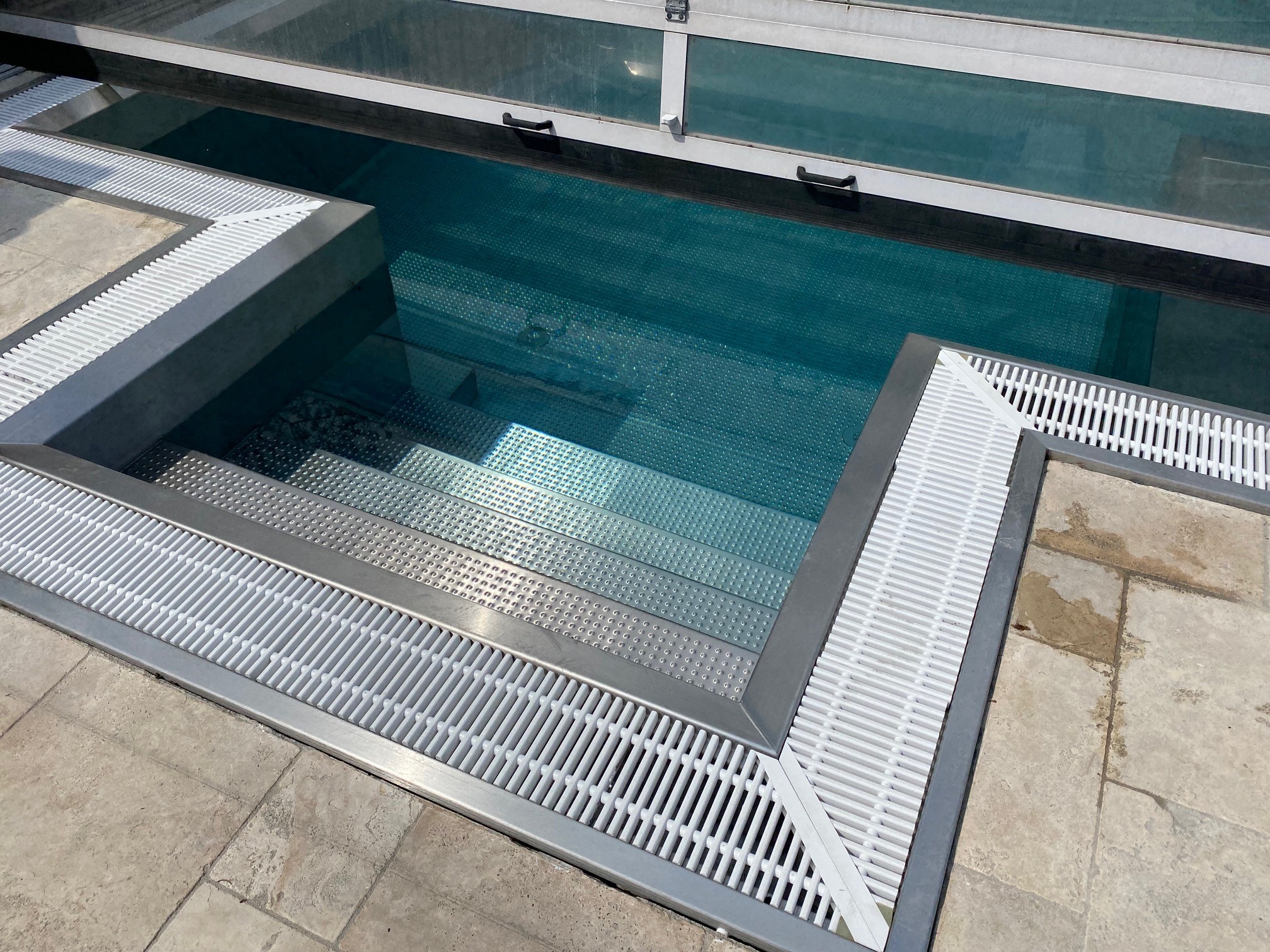 Pool-Einstiege von AQA Steel