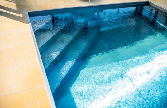 Pool-Einstiege von AQA Steel