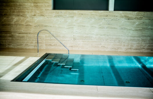 Pool-Einstiege von AQA Steel