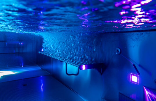 Edelstahlpool Sitzbank - AQA Steel