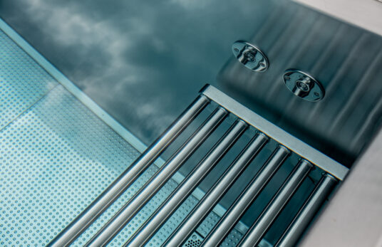 Sitzbank für Edelstahlpools - AQA Steel